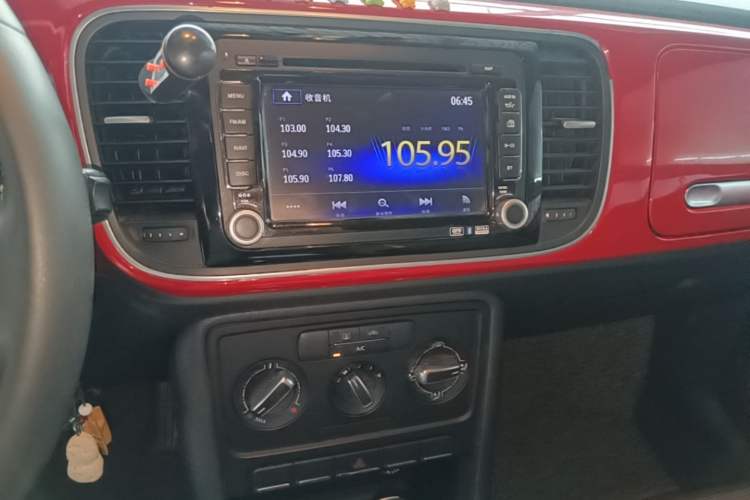 Used Volkswagen Beetle 2014 1.2TSI Fashion Edition Audio And AC Panel
