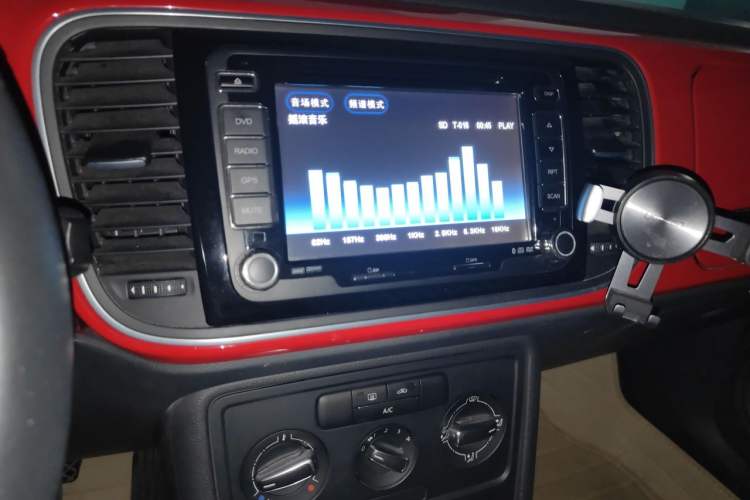 Used Volkswagen Beetle 2014 1.2TSI Fashion Edition Audio And AC Panel