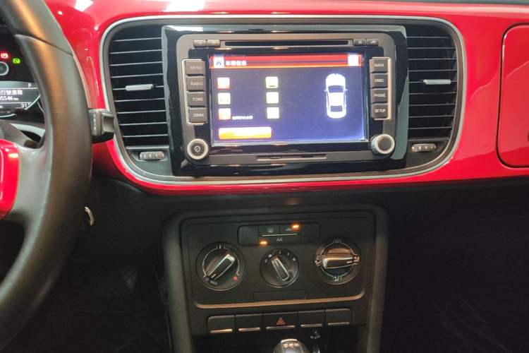 Used Volkswagen Beetle 2014 1.2TSI Fashion Edition Audio And AC Panel