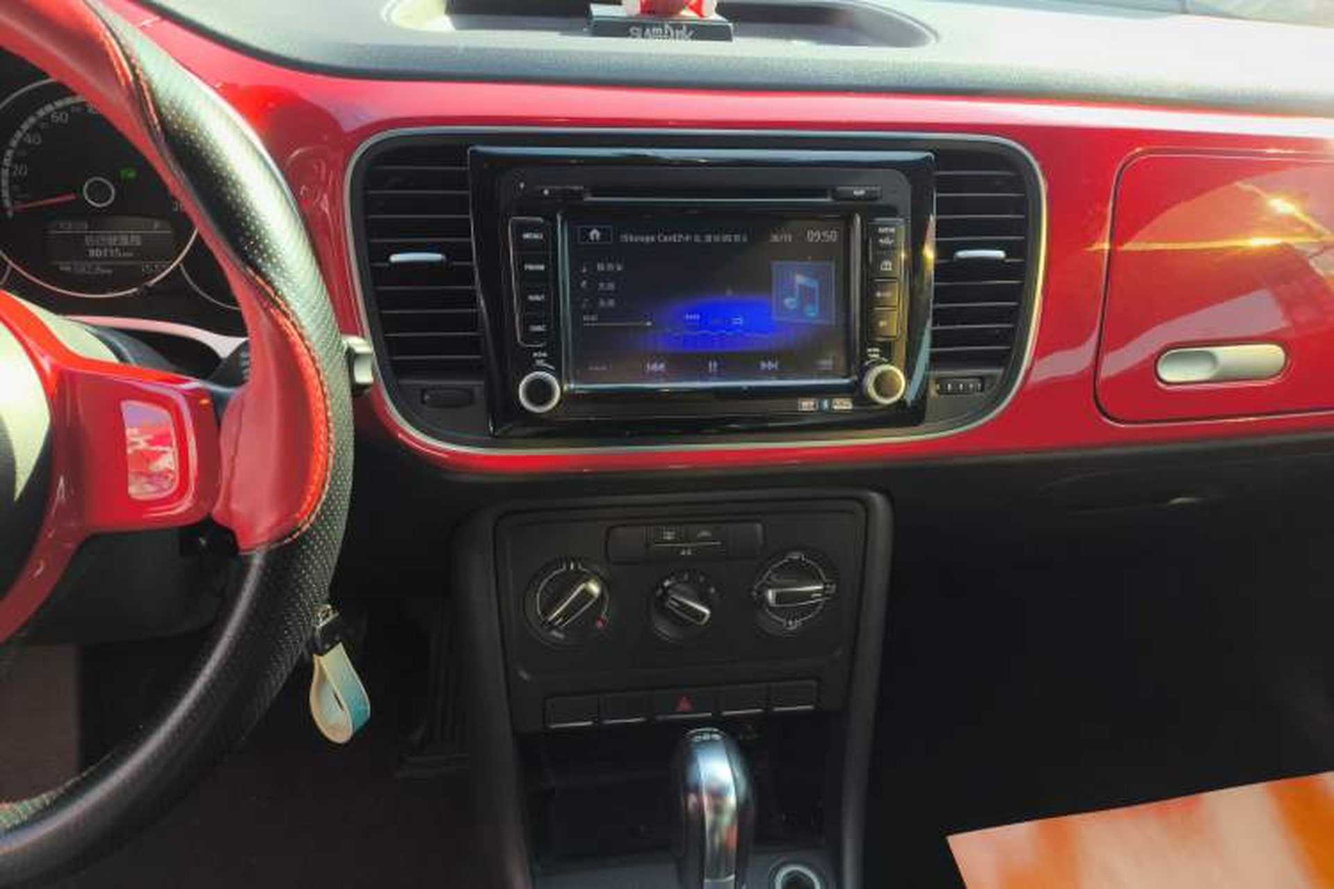 Used Volkswagen Beetle 2014 1.2TSI Fashion Edition Audio And AC Panel