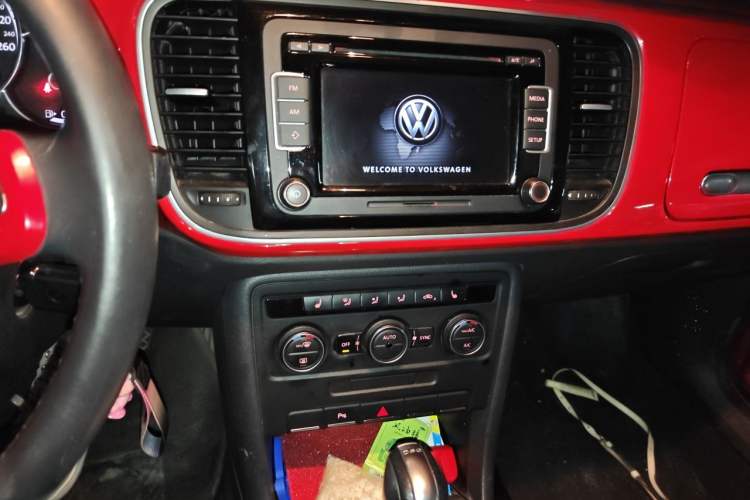 Used Volkswagen Beetle 2014 1.2TSI Comfort Model Audio And AC Panel
