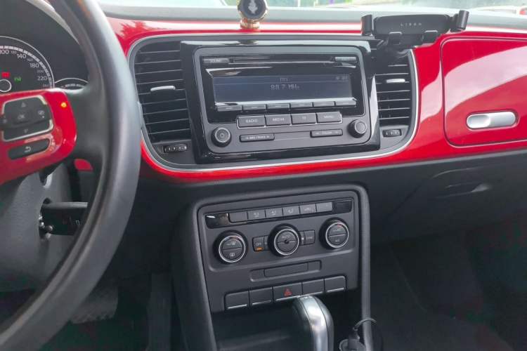 Used Volkswagen Beetle 2014 1.2TSI Fashion Edition Audio And AC Panel