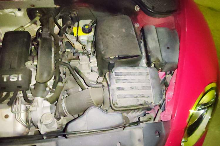 Used Volkswagen Beetle 2014 1.2TSI Fashion Edition Engine Bay Left