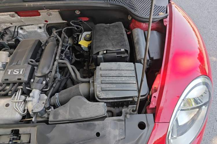 Used Volkswagen Beetle 2014 1.2TSI Fashion Edition Engine Bay Left
