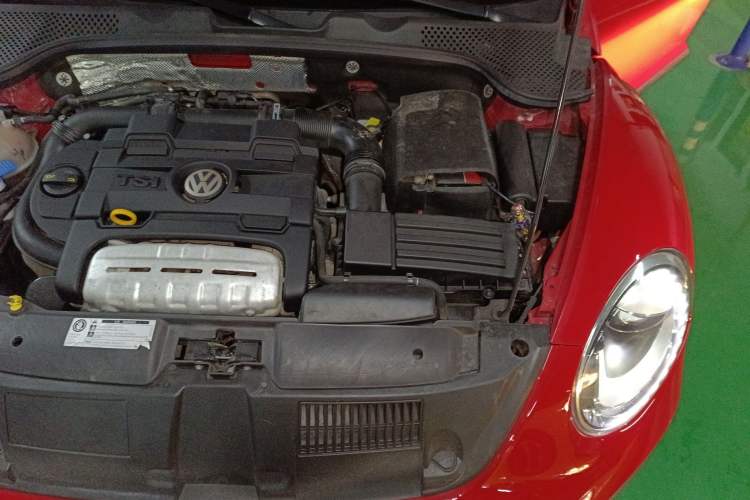 Used Volkswagen Beetle 2014 1.4TSI R-Line Engine Bay Left