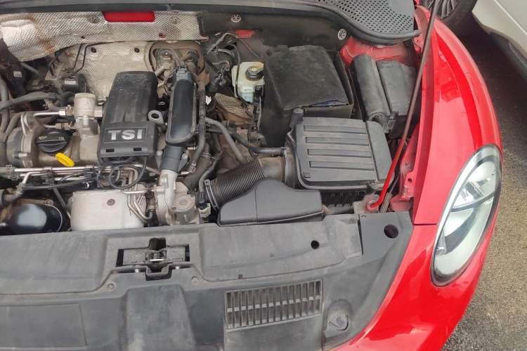 Used Volkswagen Beetle 2014 1.2TSI Fashion Edition Engine Bay Left
