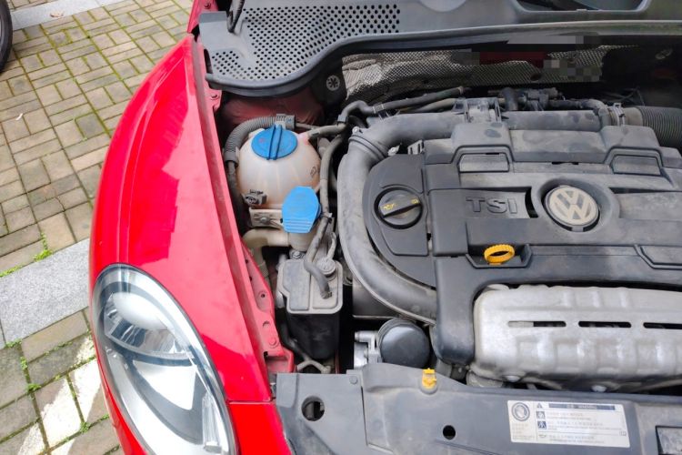 Used Volkswagen Beetle 2014 1.4TSI Fashion Edition Engine Bay Right