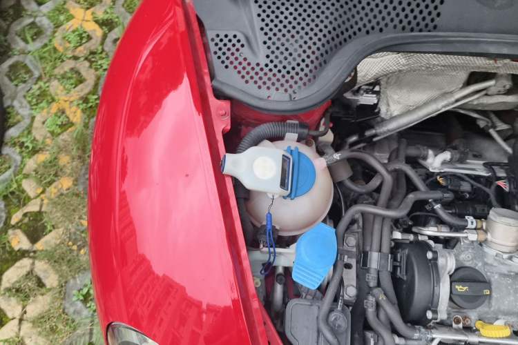 Used Volkswagen Beetle 2014 1.2TSI Comfort Model Engine Bay Right