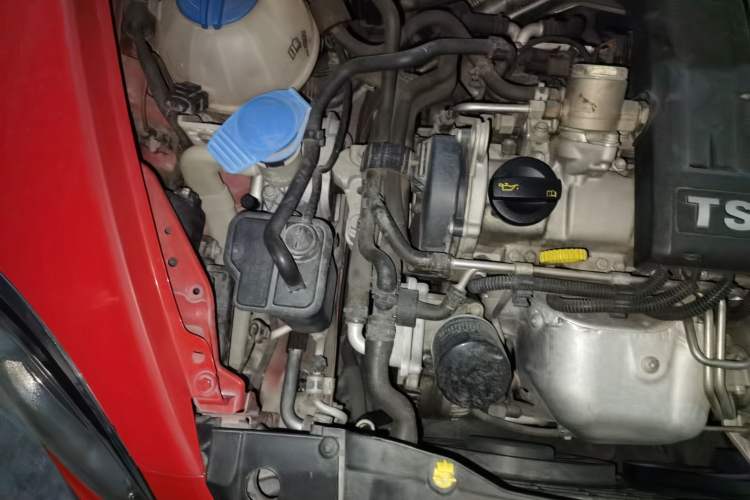 Used Volkswagen Beetle 2014 1.2TSI Fashion Edition Engine Bay Right