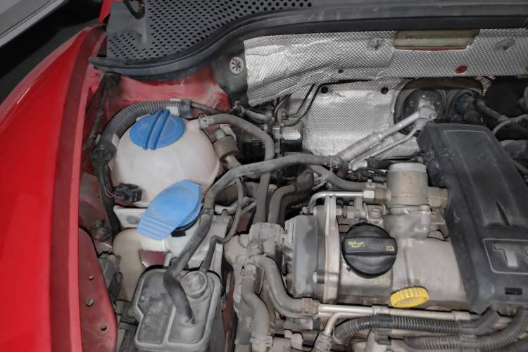 Used Volkswagen Beetle 2014 1.2TSI Fashion Edition Engine Bay Right
