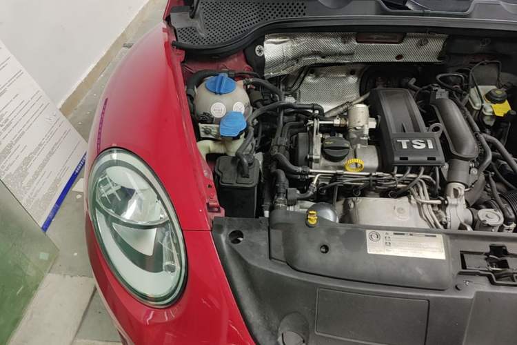 Used Volkswagen Beetle 2014 1.2TSI Fashion Edition Engine Bay Right