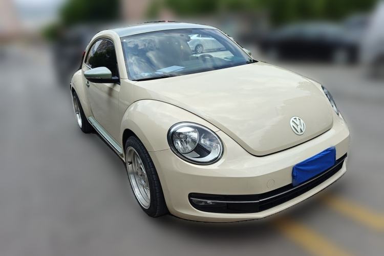 Used Volkswagen Beetle 2014 1.2TSI Fashion Edition Front Right 45 Deg