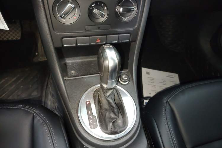 Used Volkswagen Beetle 2014 1.4TSI Fashion Edition Gear Lever