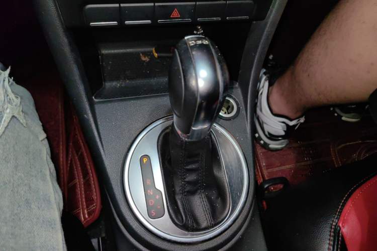 Used Volkswagen Beetle 2014 1.4TSI Fashion Edition Gear Lever