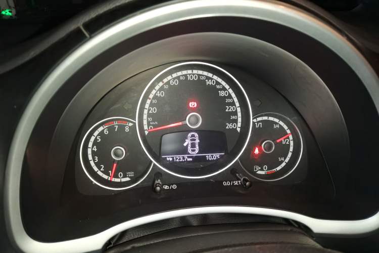 Used Volkswagen Beetle 2014 1.4TSI R-Line Instrument Cluster