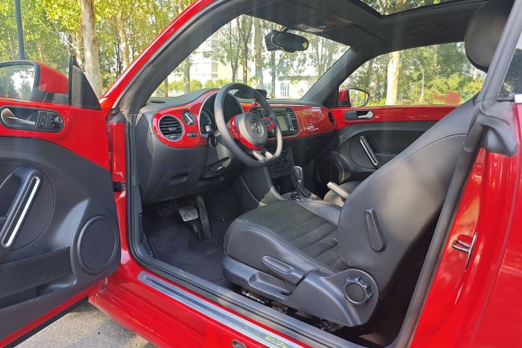 Used Volkswagen Beetle 2014 1.4TSI R-Line Interior 3