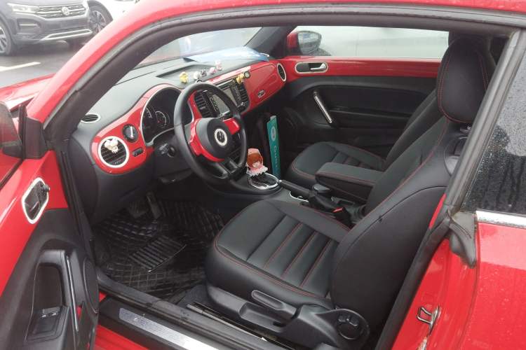 Used Volkswagen Beetle 2014 1.2TSI Fashion Edition Left Front Seat