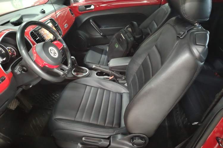 Used Volkswagen Beetle 2014 1.4TSI Fashion Edition Left Front Seat