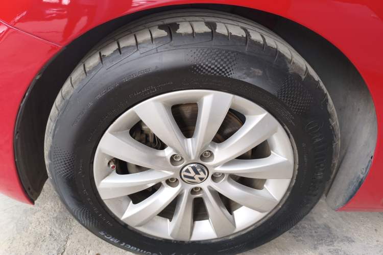 Used Volkswagen Beetle 2014 1.2TSI Comfort Model Left Front Wheel Hub