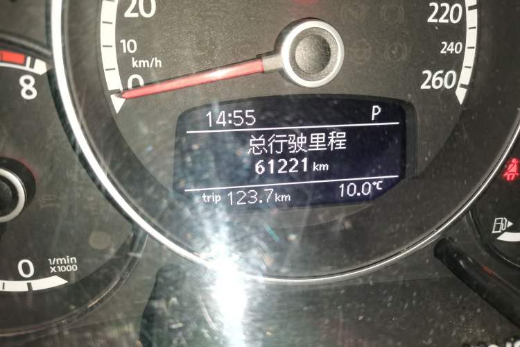 Used Volkswagen Beetle 2014 1.4TSI R-Line Odometer Close Up