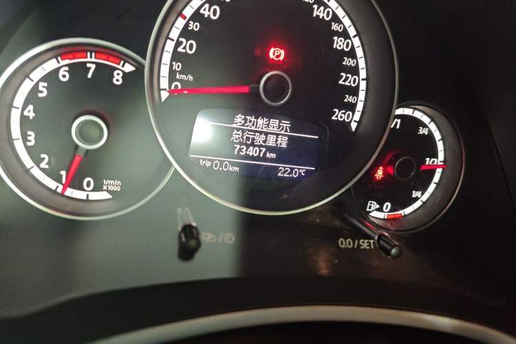 Used Volkswagen Beetle 2014 1.4TSI R-Line Odometer Close Up
