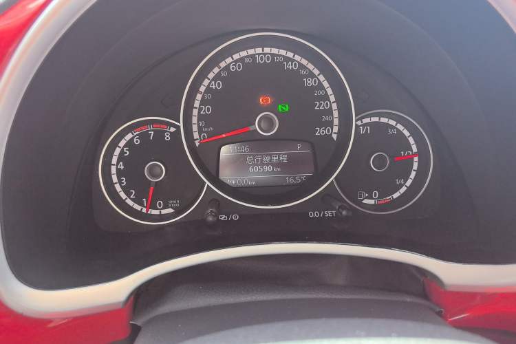 Used Volkswagen Beetle 2014 1.4TSI Fashion Edition Odometer Close Up