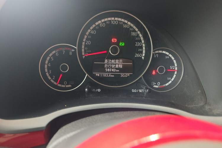 Used Volkswagen Beetle 2014 1.4TSI Fashion Edition Odometer Close Up