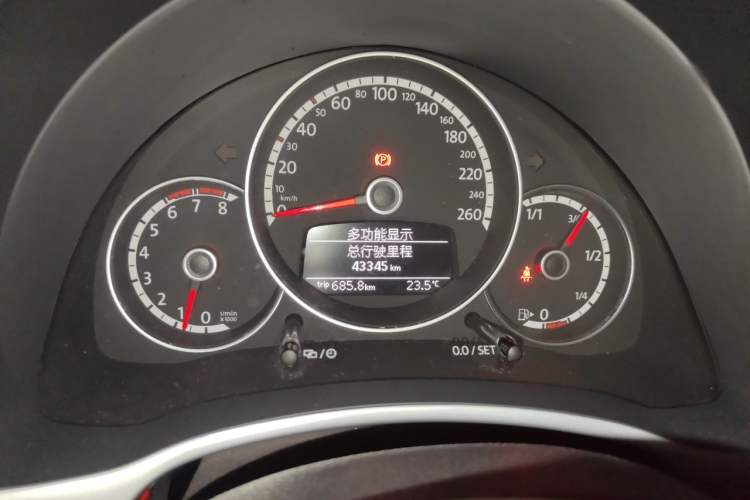 Used Volkswagen Beetle 2014 1.2TSI Fashion Edition Odometer Close Up