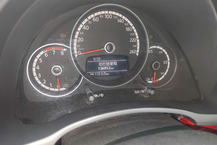 Used Volkswagen Beetle 2014 1.2TSI Fashion Edition Odometer Close Up