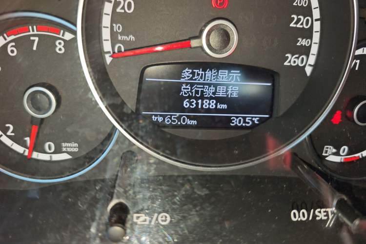 Used Volkswagen Beetle 2014 1.2TSI Fashion Edition Odometer Close Up
