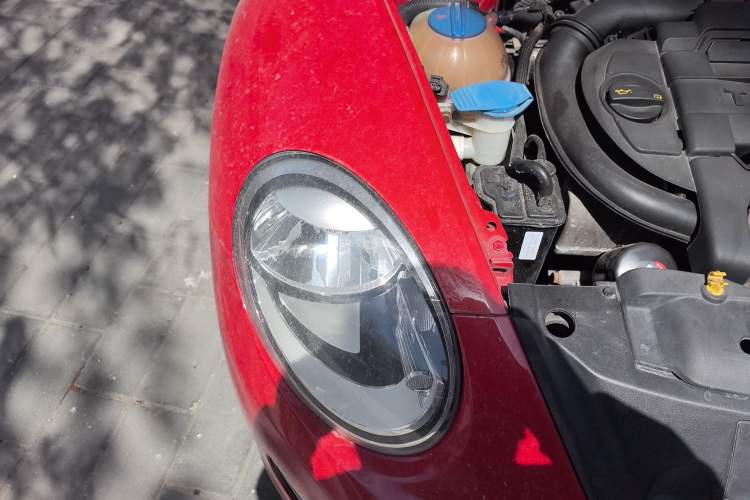 Used Volkswagen Beetle 2014 1.4TSI Fashion Edition Right Front Headlight