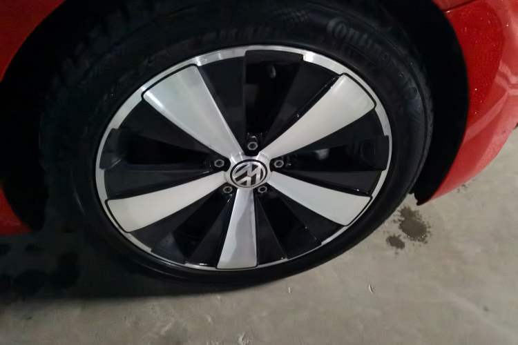 Used Volkswagen Beetle 2014 1.4TSI R-Line Right Front Wheel Hub