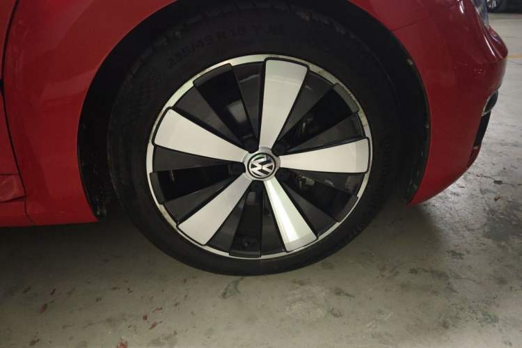 Used Volkswagen Beetle 2014 1.4TSI R-Line Right Front Wheel Hub