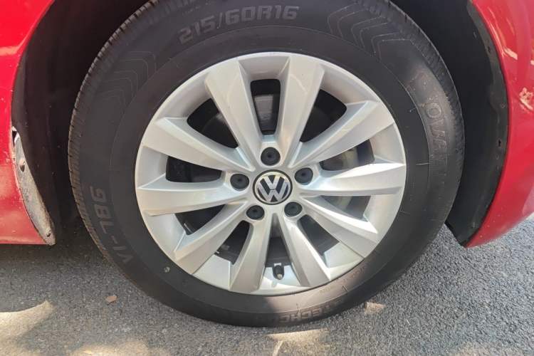 Used Volkswagen Beetle 2014 1.2TSI Fashion Edition Right Front Wheel Hub