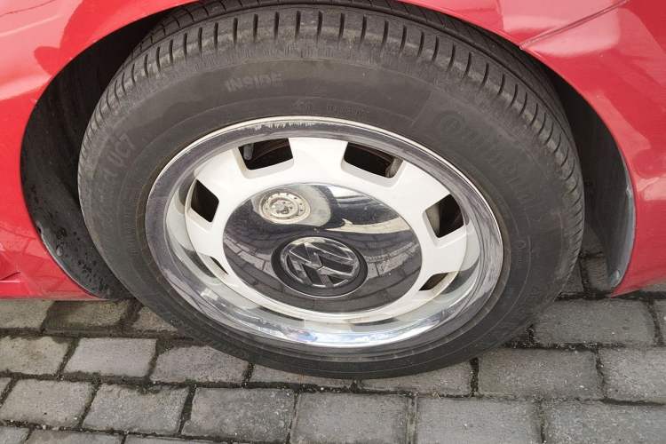 Used Volkswagen Beetle 2014 1.2TSI Comfort Model Right Front Wheel Hub