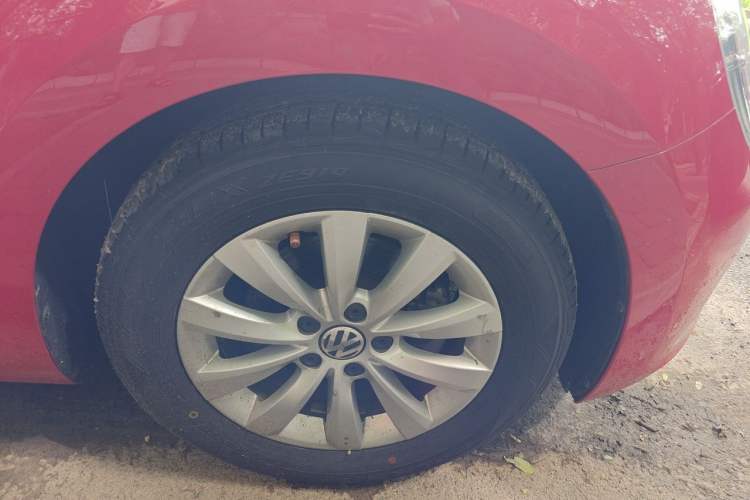 Used Volkswagen Beetle 2014 1.4TSI Fashion Edition Right Front Wheel Hub