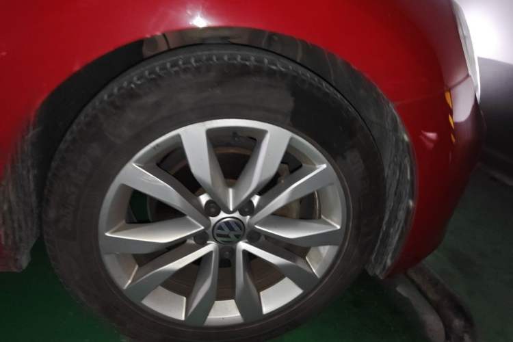Used Volkswagen Beetle 2014 1.2TSI Comfort Model Right Front Wheel Hub