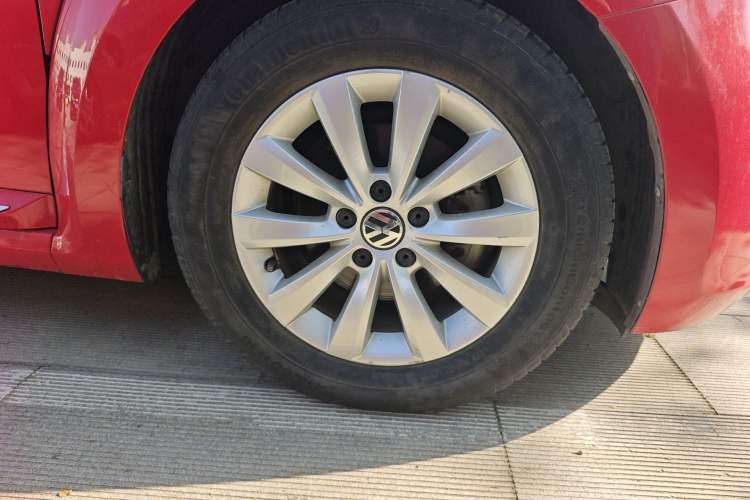 Used Volkswagen Beetle 2014 1.2TSI Fashion Edition Right Front Wheel Hub