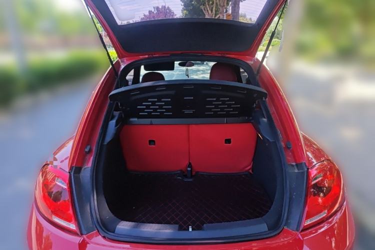 Used Volkswagen Beetle 2014 1.2TSI Fashion Edition Trunk