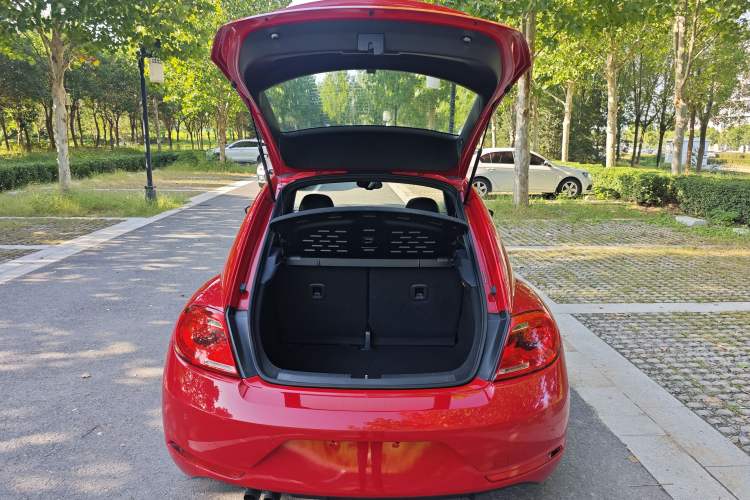 Used Volkswagen Beetle 2014 1.4TSI R-Line Trunk