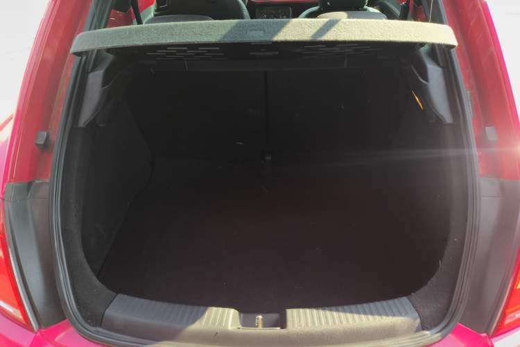 Used Volkswagen Beetle 2014 1.2TSI Fashion Edition Trunk