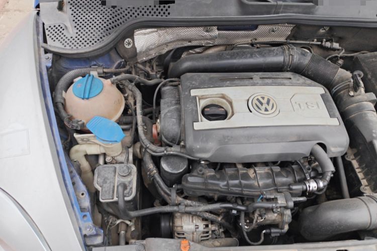 Used Volkswagen Beetle 2014 2.0 TSI Turbo Version Engine Bay Right