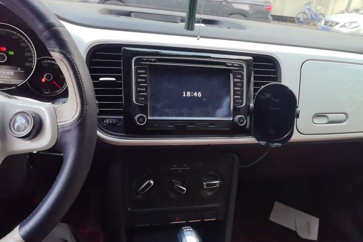 Used Volkswagen Beetle 2014 1.4TSI Fashion Edition Audio And AC Panel