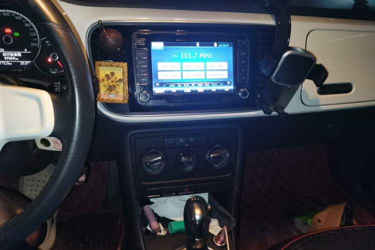 Used Volkswagen Beetle 2014 1.4TSI Fashion Edition Audio And AC Panel