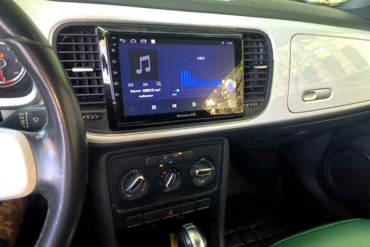 Used Volkswagen Beetle 2014 1.4TSI Fashion Edition Audio And AC Panel