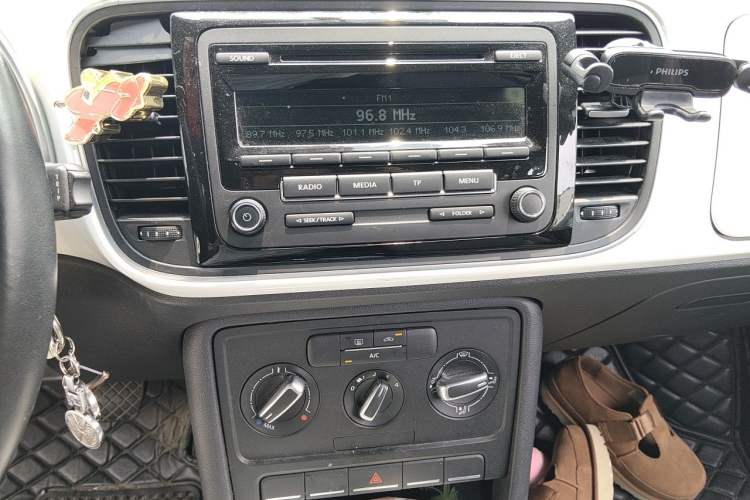 Used Volkswagen Beetle 2014 1.4TSI Fashion Edition Audio And AC Panel