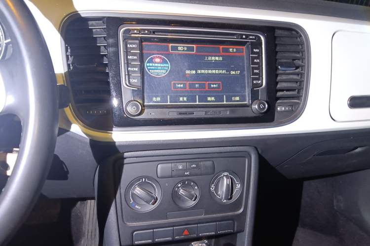 Used Volkswagen Beetle 2014 1.2TSI Fashion Edition Audio And AC Panel