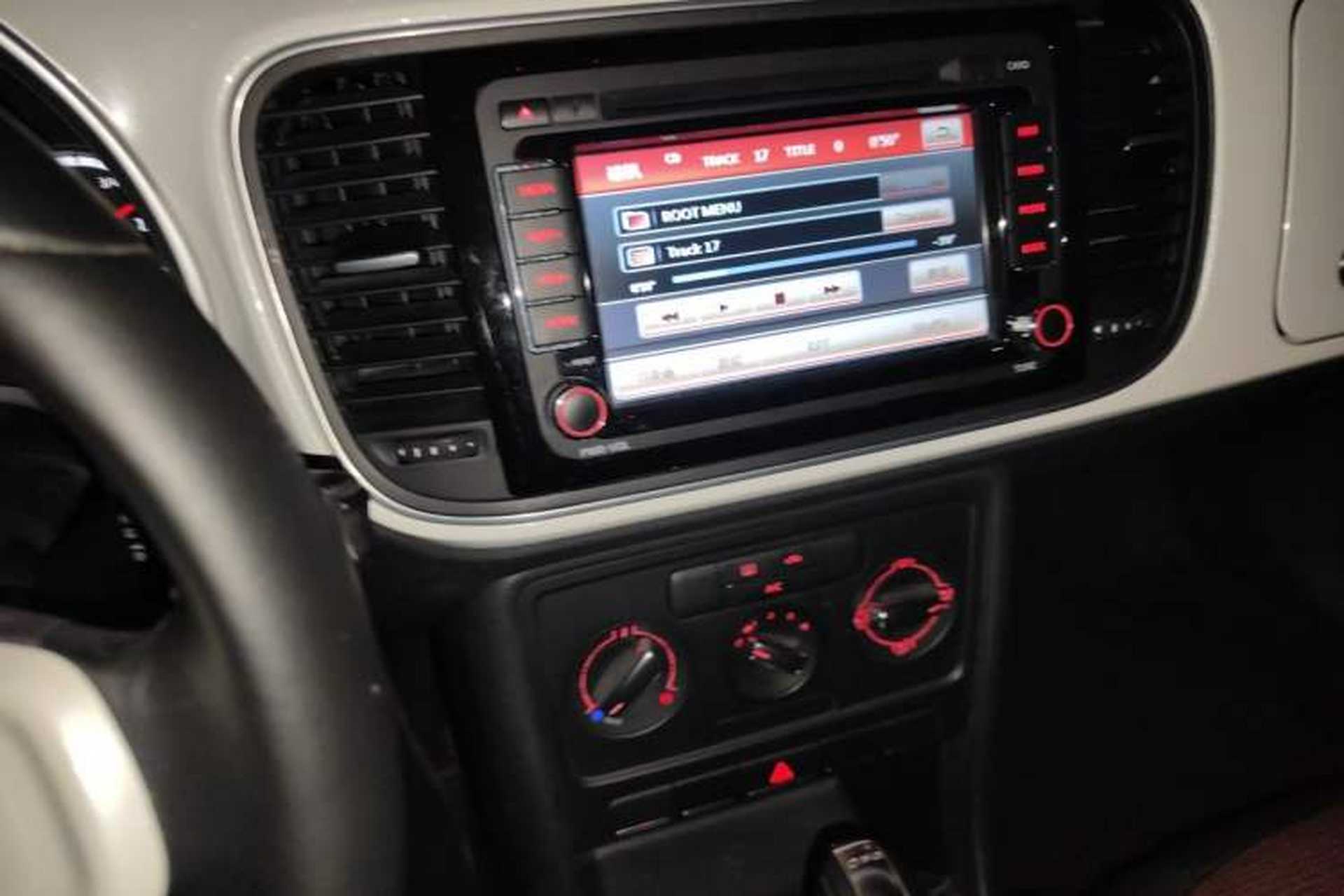 Used Volkswagen Beetle 2014 1.4TSI Fashion Edition Audio And AC Panel