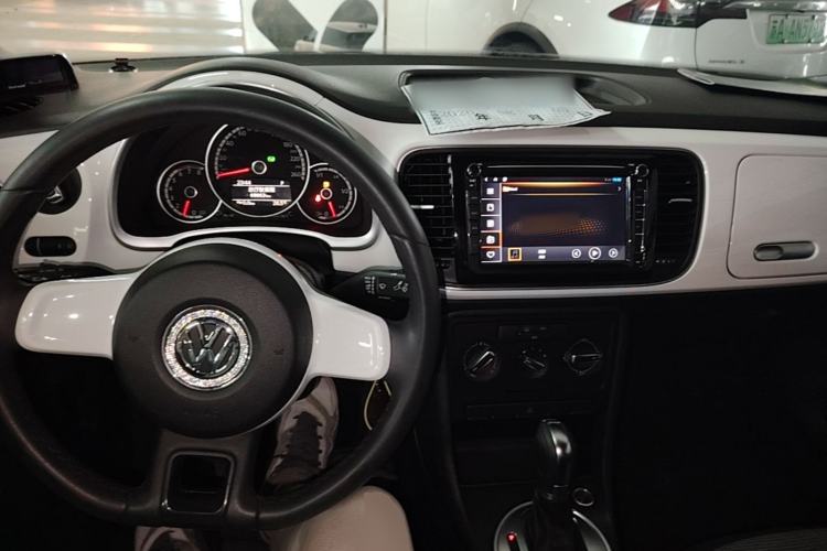 Used Volkswagen Beetle 2014 1.4TSI Fashion Edition Center Console