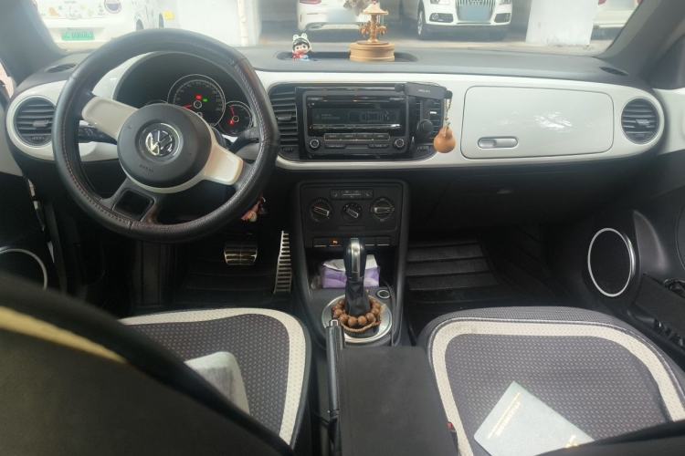 Used Volkswagen Beetle 2014 1.2TSI Comfort Model Center Console